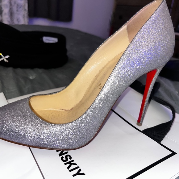 Christian Louboutin - Picture 2 of 5